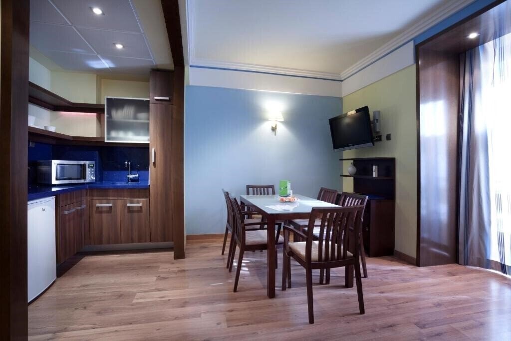 Фотография Suites Gran Via 44 4*