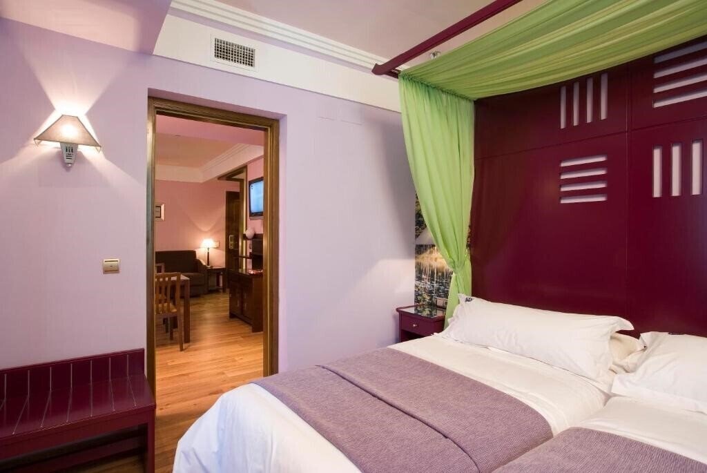 Картинка Suites Gran Via 44 4*