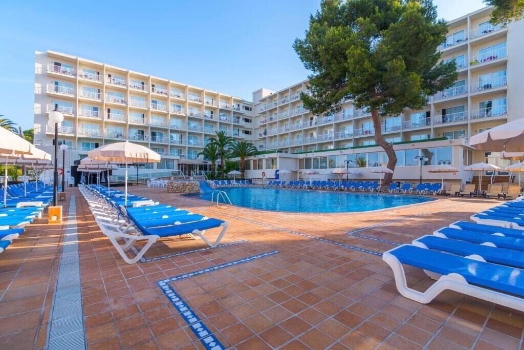Отель Azuline Coral Beach 1*