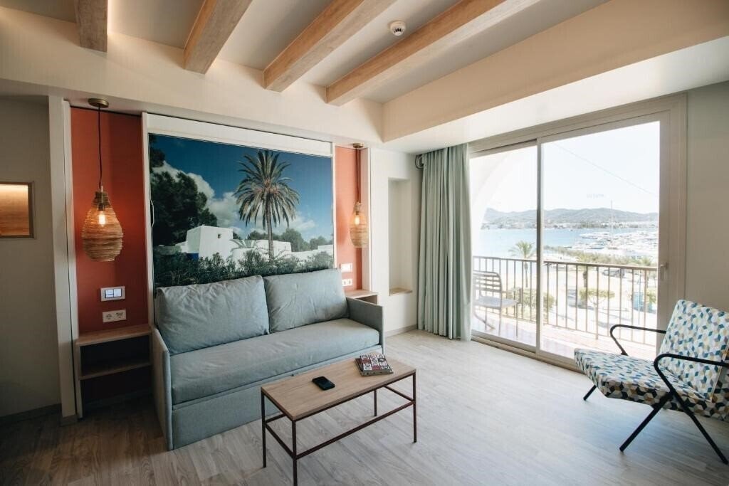 Фото The White Apartments by Ibiza Feeling 1*