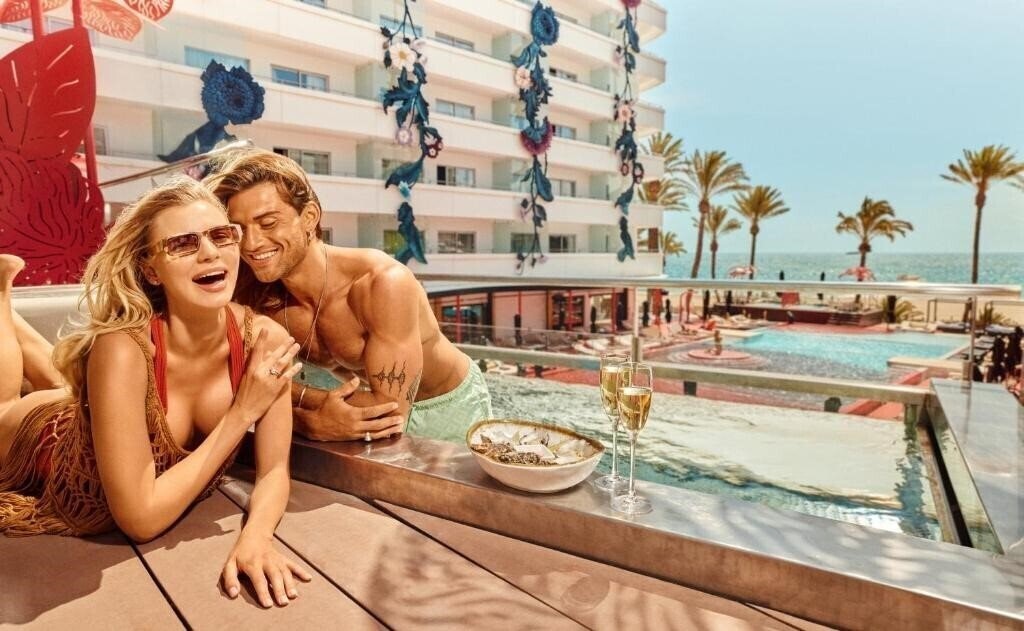 The Unexpected Ibiza Hotel (ex. The Ushuaia Tower, Ushuaia Ibiza Beach Hotel, The Ushuaia Beach) 5* суреті