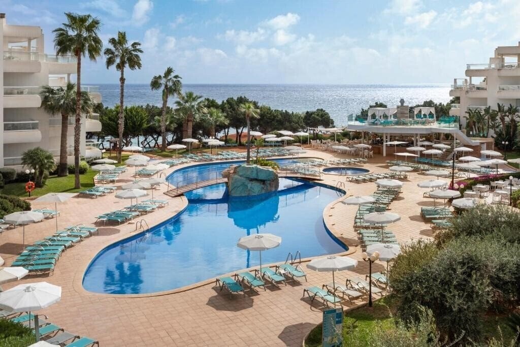 Отель Tropic Garden Aparthotel 4*