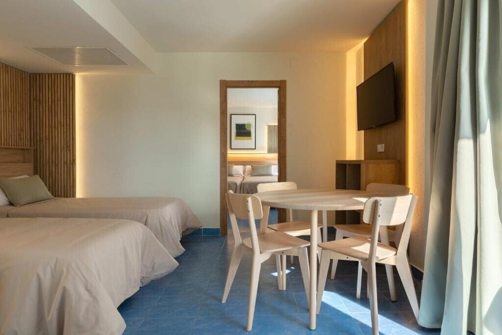 The Blue Apartments by Ibiza Feeling апартаменты қонақ үйі