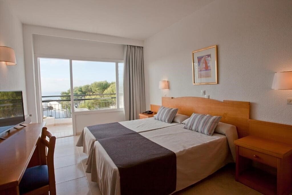 Фото Cala Ferrera 3*
