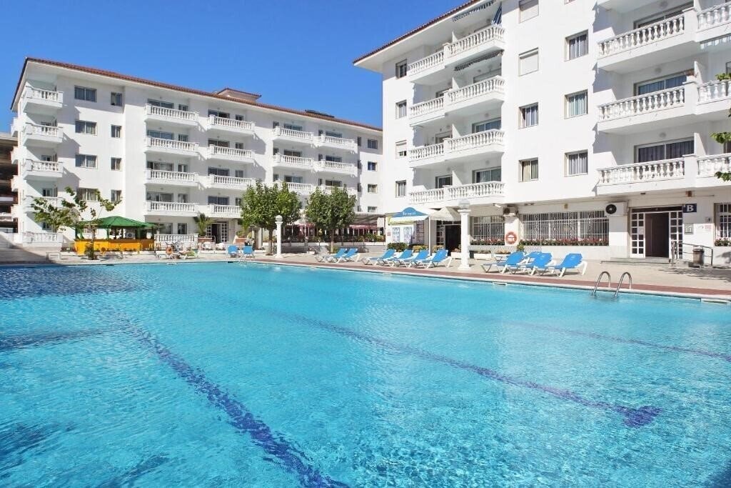Europa Apartamentos 2* қонақ үйі