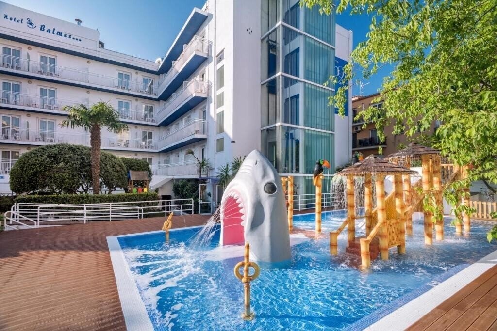 Отель GHT Balmes Hotel, Aparthotel & Splash 3*