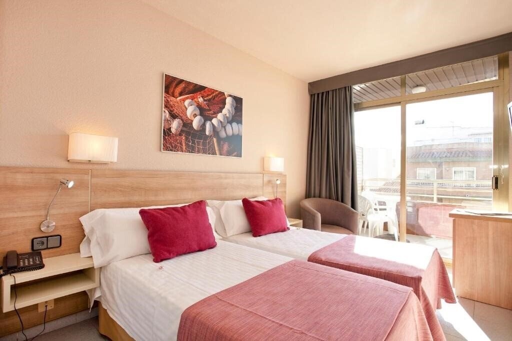 Картинка Port Eugeni 4*