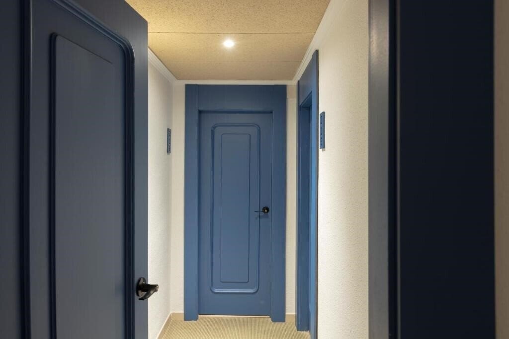 Rovira 3* суреті