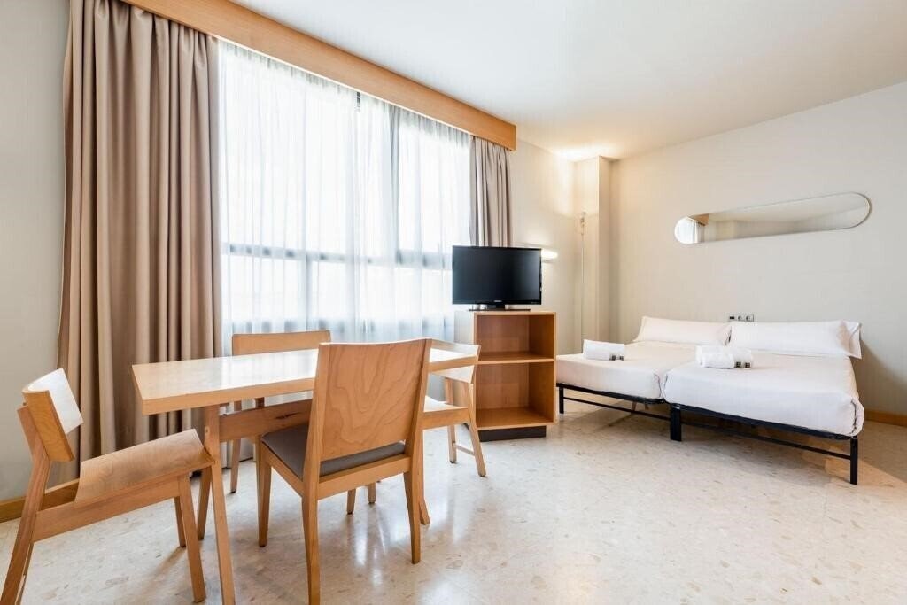 Фотография Exe Aparthotel Campus San Mames 3*