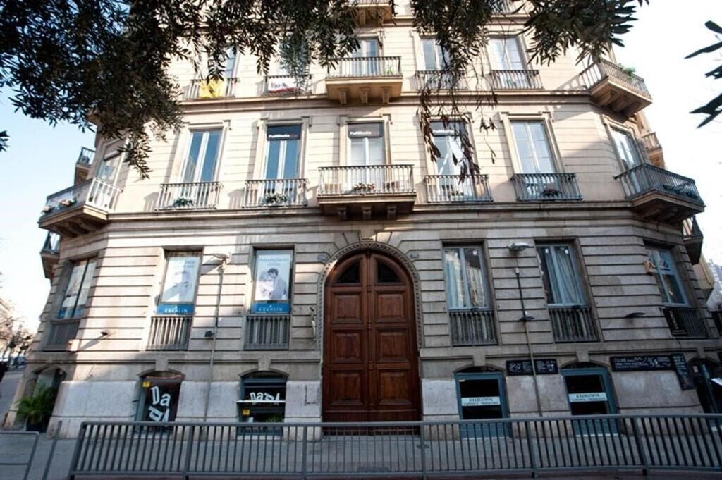 Bcn 46 Hostal 2* суреті