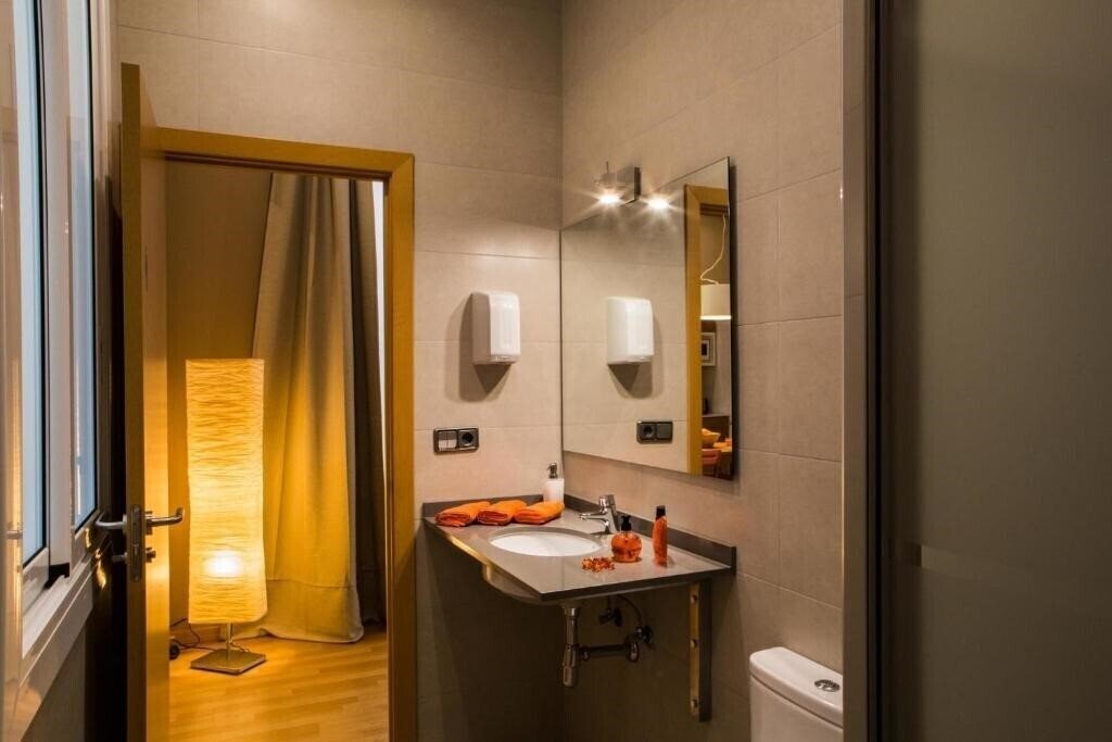 Born Barcelona Hostel (Adults Only) 3* фотосуреті