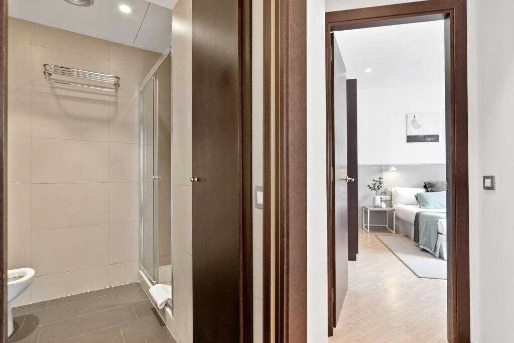 Фотография Fisa Rentals Gran Via Apartments 3*