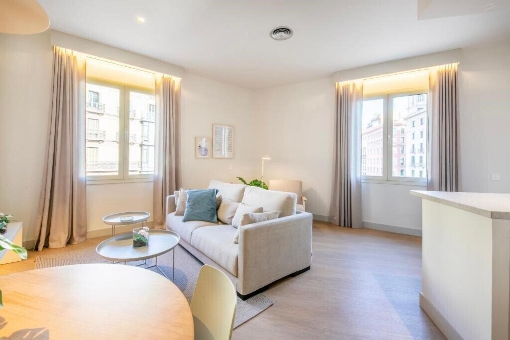 Fisa Rentals Ramblas Apartments 3* қонақ үйі