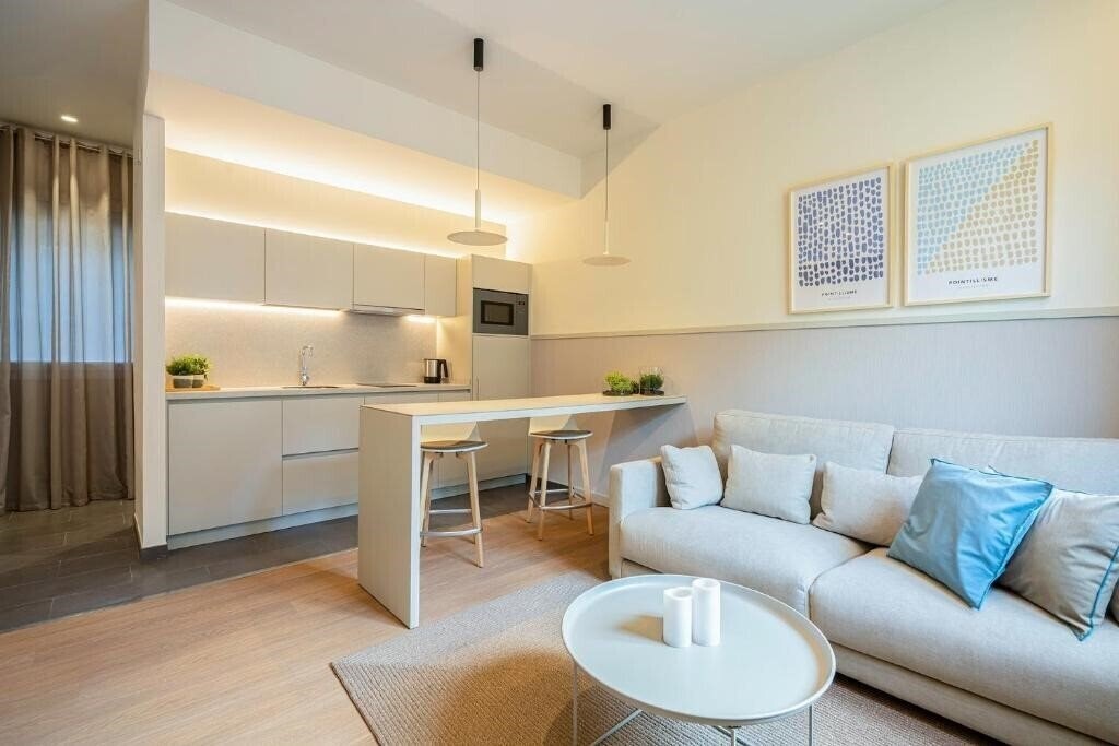 Fisa Rentals Ramblas Apartments 3* суреті