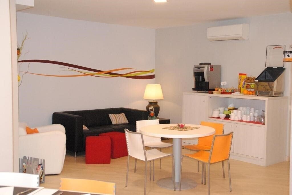 Фотография Hostal Aslyp 114 Barcelona 2*