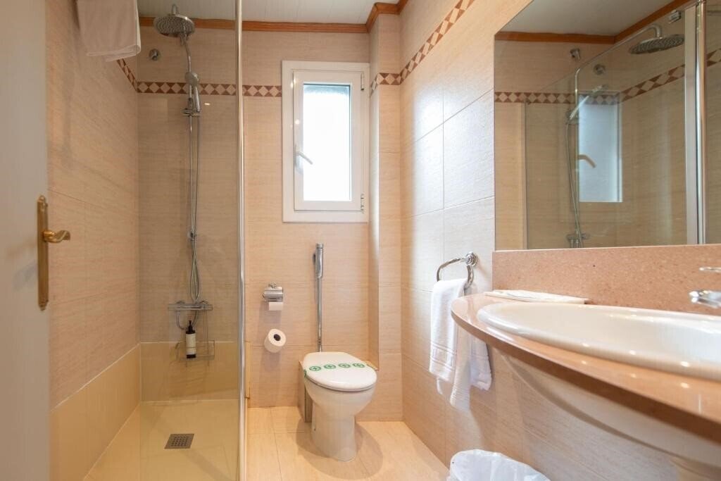 Изображение Apartamentos Hotel Pessets & Spa 3*