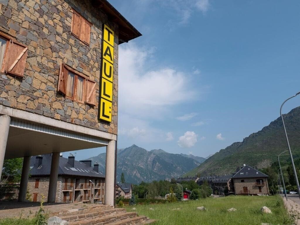 Отель Hotel Taull 2*