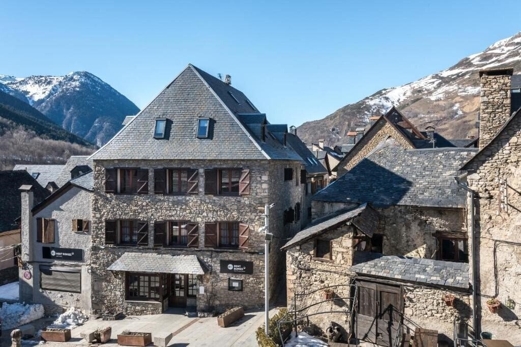 Отель Apartamentos SNO Mont Romies Salardu 2*