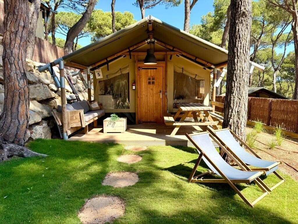 Отель Interpals 4*