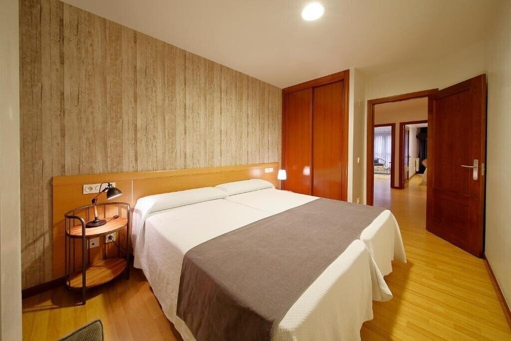 Фото Apartamentos Urban Blue, Blue Hotels (ex. Apartamentos Turisticos Blue San Esteban) 2*