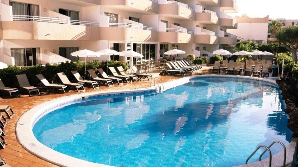 Фото Coral California Apts. 1*