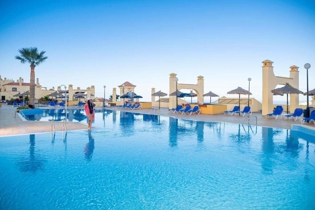 Ramada Residences by Wyndham Costa Adeje (ex. Clc Paradise) 4* қонақ үйі