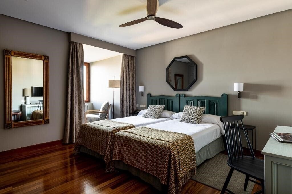 Parador De Hondarribia El Emperador (ex. Parador Castillo De Carlos V) 4* суреті