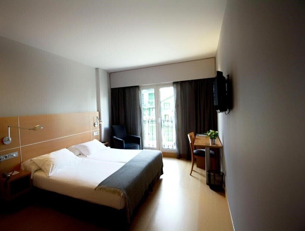 Hotel Jauregui 3* фотосуреті
