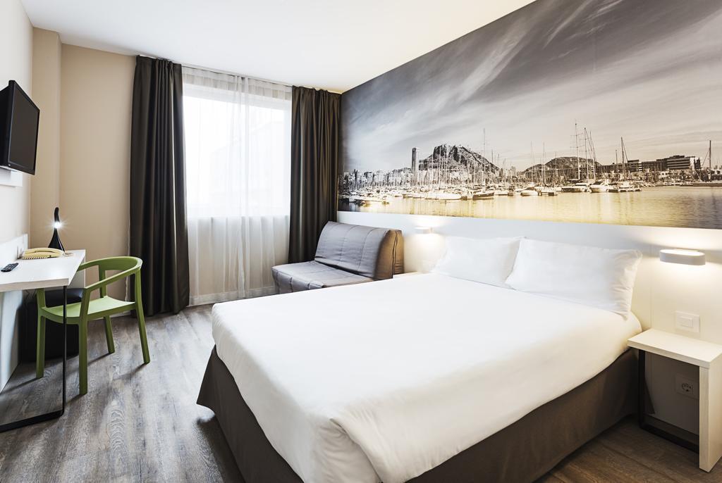 Отель B & B Alicante (Ex Holiday Inn Express) 3*