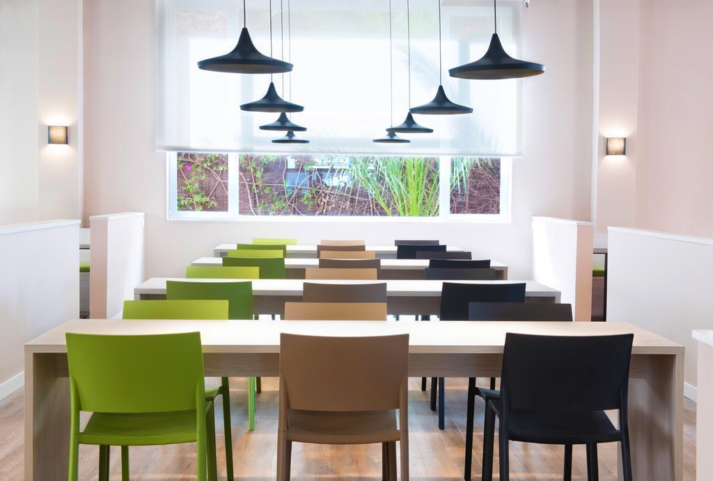 Фотография B & B Alicante (Ex Holiday Inn Express) 3*