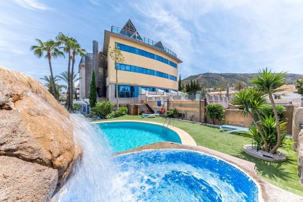 Отель Rober Palace 3*