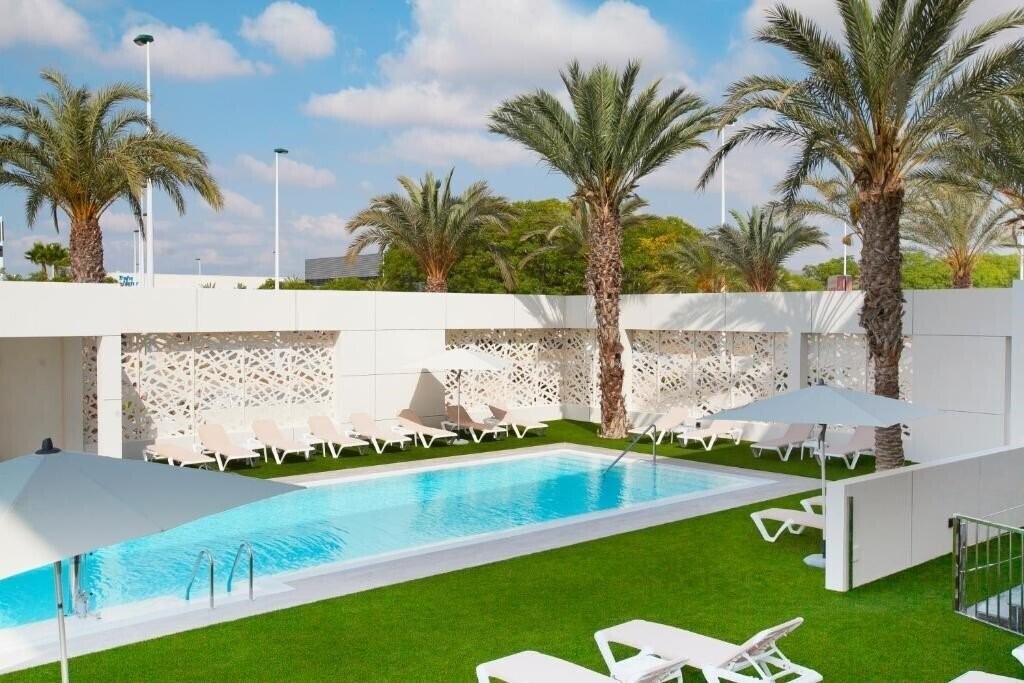 Отель Port Elche 4*