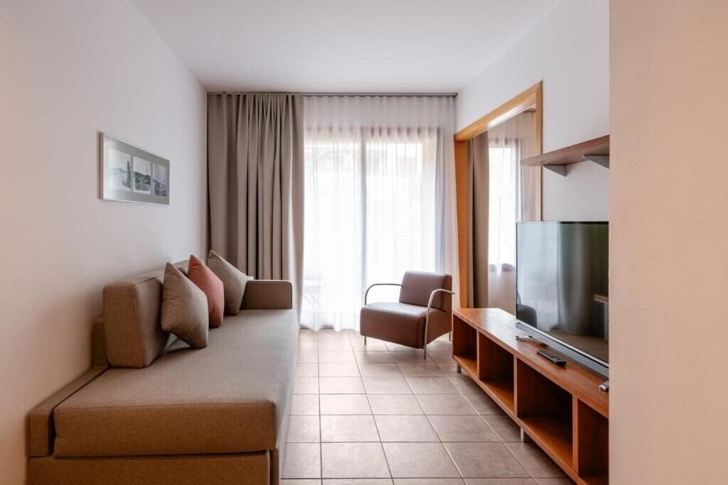 Nm Suites 4* суреті