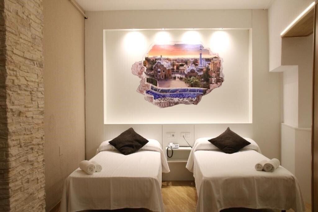 Картинка Travessera Hotel And Parc Guel 2*