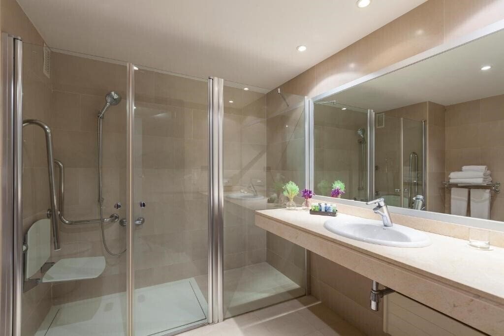 Фотография Hotel URH Ciutat de Mataro (ex. NH Ciutat de Mataro) 3*