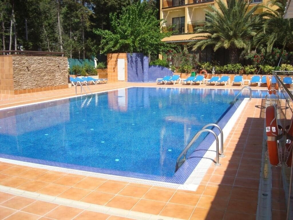 Univers 3* қонақ үйі