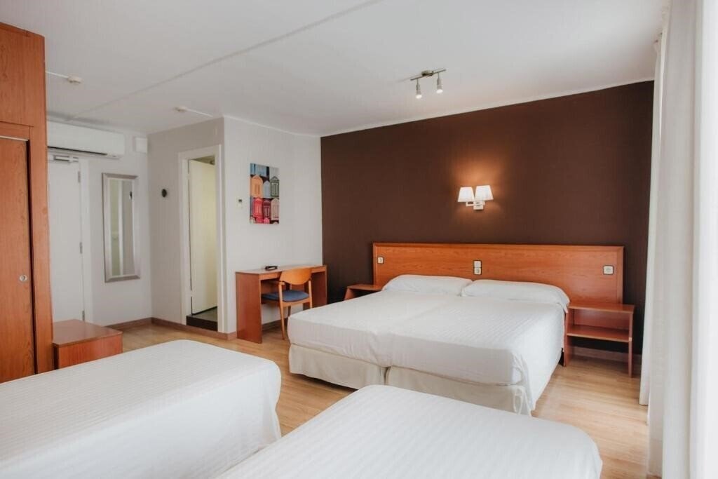 Marina Tossa 1* суреті