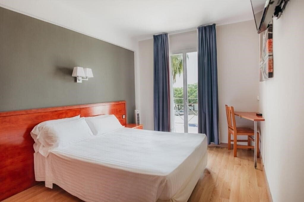 Marina Tossa 1* суреті