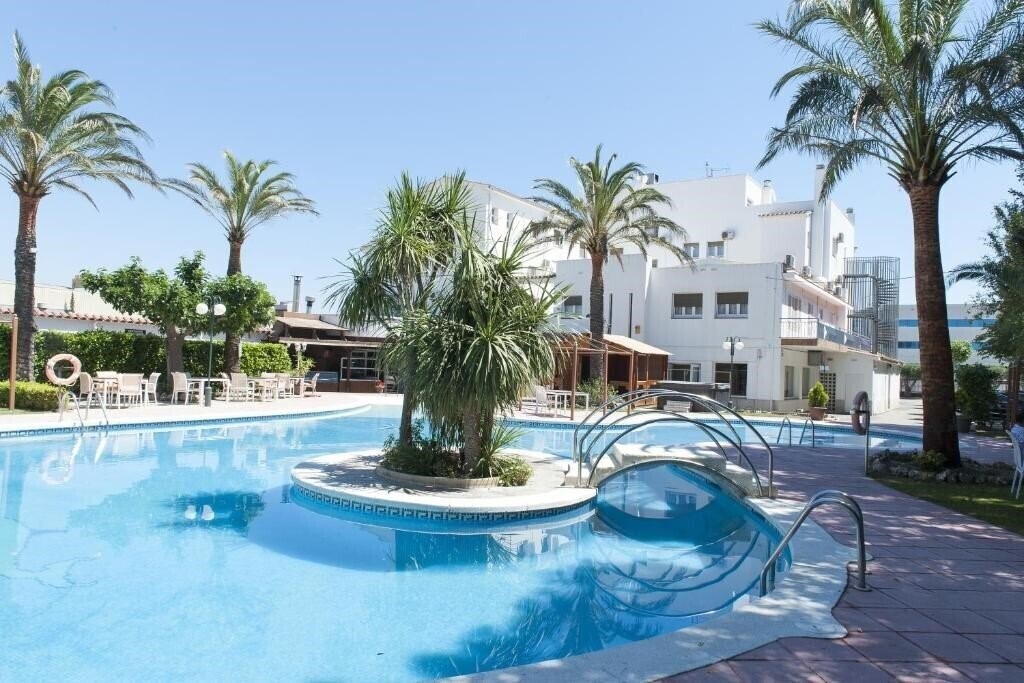 Ampuria Inn 3* қонақ үйі