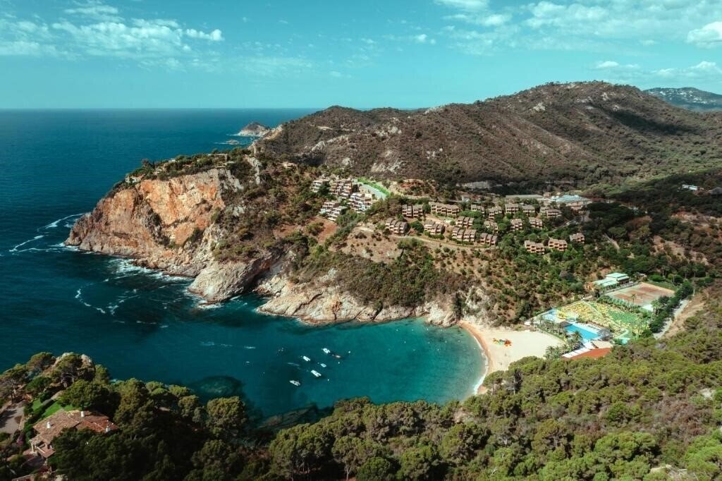 Club Hotel Giverola 3* қонақ үйі