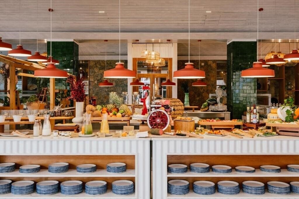 Club Hotel Giverola 3* суреті