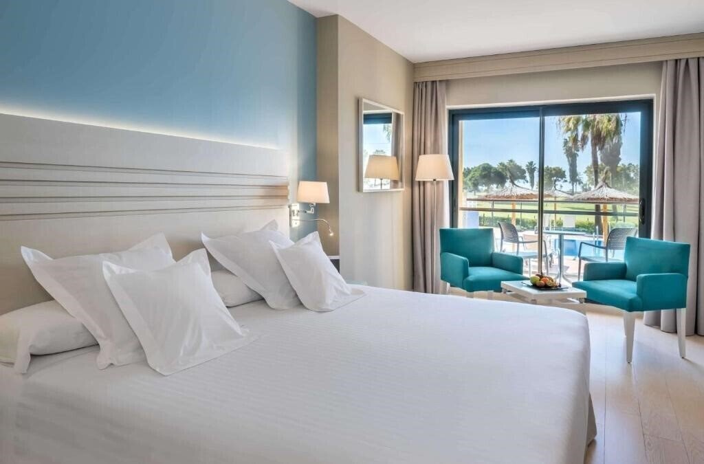 Отель Barcelo (Costa Ballena) 4*