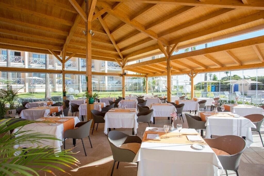 Tui Blue Hipotels Playa La Barrosa 4* суреті