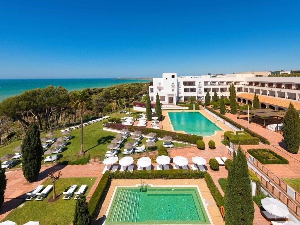 Отель Fuerte Conil Resort 4*