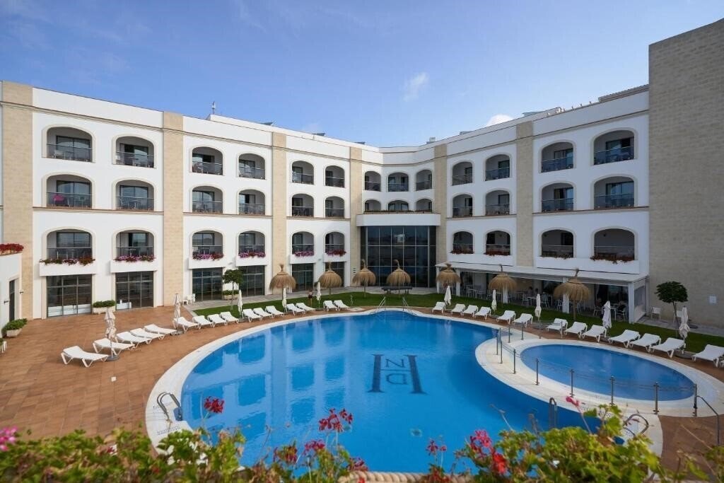 Duque De Najera 4* фотосуреті