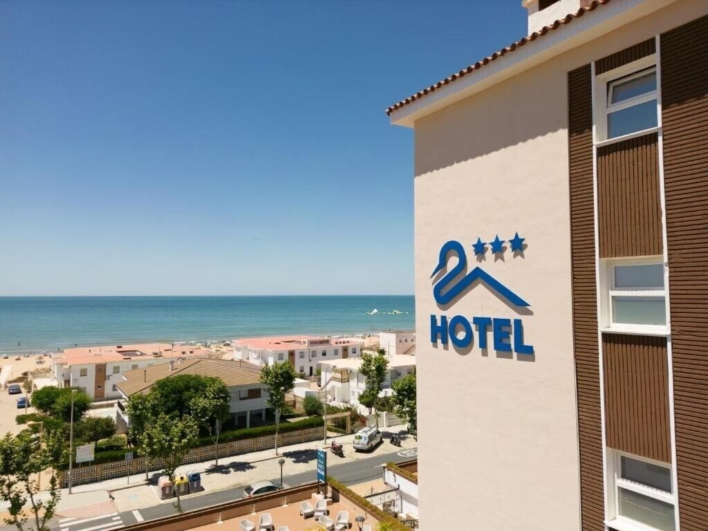 Отель Pato Rojo Punta Umbria 3*