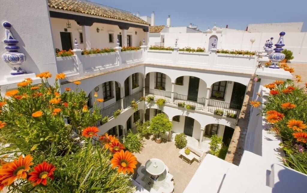 Отель Los Helechos 3*