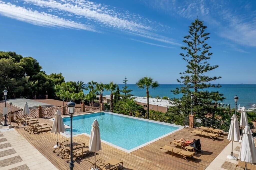 Отель Palasiet Wellness Clinic & Thalasso (ex. Villa Palasiet Termas Marinas El Palasiet, El Palasiet Thalasso Clinic & Hotel) 4*