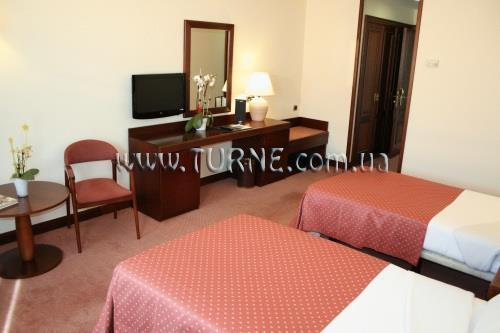 Tryp Santiago 4* суреті