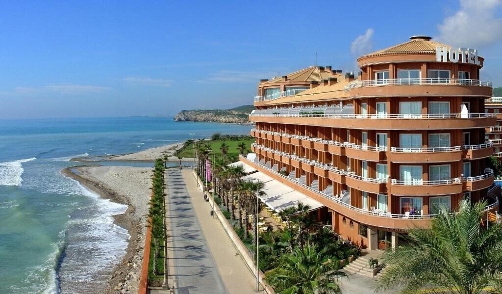 Sunway Hotel & Aprt Playa Golf Sitges 4* қонақ үйі